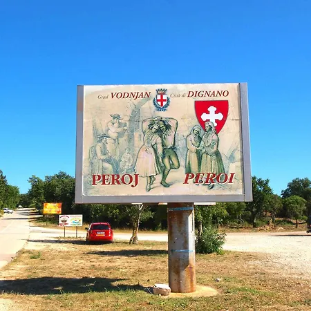 With Pool In Peroj-fazana *