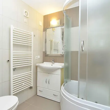 Apartmán With Pool In Peroj-fazana Peroj